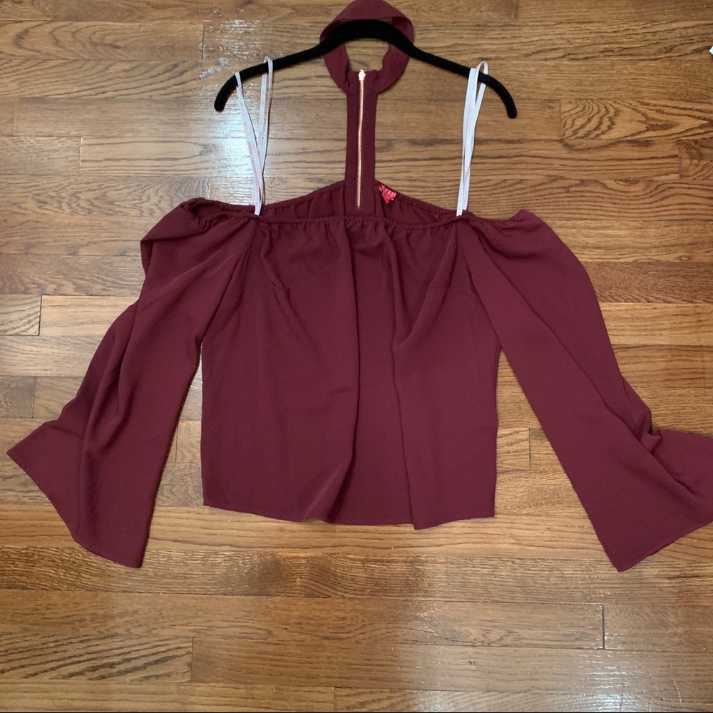 Off the shoulder guess shirt
